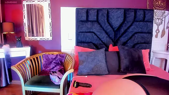 Mia-Bloom online show from March 4, 3:44 am