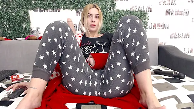 sweetdaiana23 online show from January 10, 1:32 am