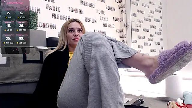 sweetdaiana23 online show from January 18, 11:33 pm