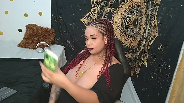 Snapshot of Amaranthagolldiie chatting on April 11, 11:42 pm Amaranthagolldiie online show from April 11, 11:42 pm