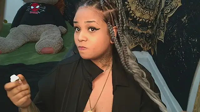 Snapshot of Amaranthagolldiie chatting on April 21, 11:29 pm Amaranthagolldiie online show from April 21, 11:29 pm