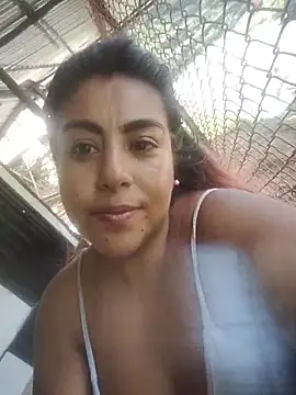 Snapshot of gatuwildhott chatting on October 17, 3:03 pm gatuwildhott online show from October 17, 3:03 pm