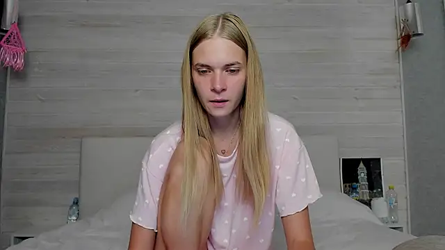 molly hunt  online show from September 22, 3:30 am