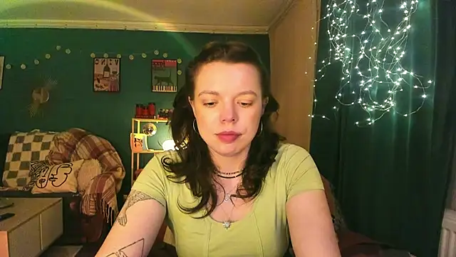 Snapshot of ClancyMorissey chatting on April 6, 5:14 pm ClancyMorissey online show from April 6, 5:14 pm