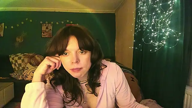 Snapshot of ClancyMorissey chatting on April 12, 5:18 pm ClancyMorissey online show from April 12, 5:18 pm