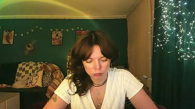 Snapshot of ClancyMorissey chatting on May 25, 5:19 pm ClancyMorissey online show from May 25, 5:19 pm
