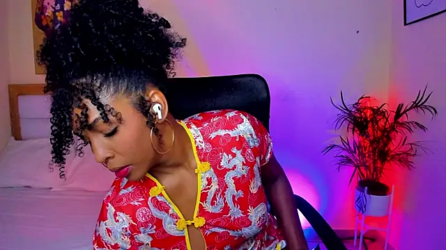 AitanaBrown  online show from May 5, 8:28 pm