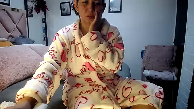 maturehoxx online show from March 9, 9:24 am