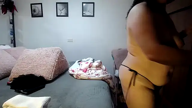 maturehoxx online show from March 12, 9:13 pm