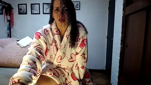 maturehoxx online show from September 18, 11:40 pm