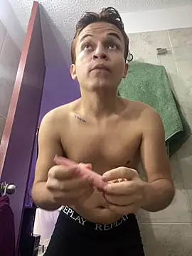 Leon Wild online show from March 27, 10:20 pm