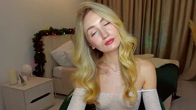 bella  rose online show from December 11, 9:09 am