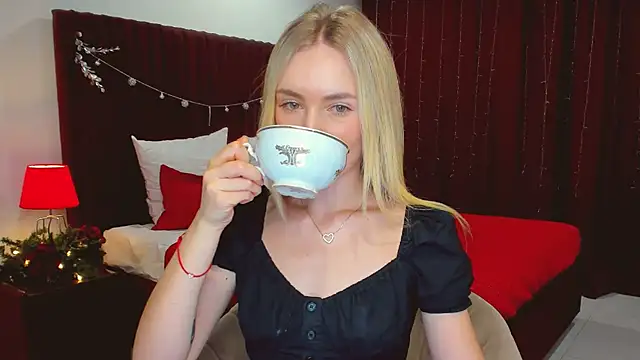bella  rose online show from December 12, 1:17 pm