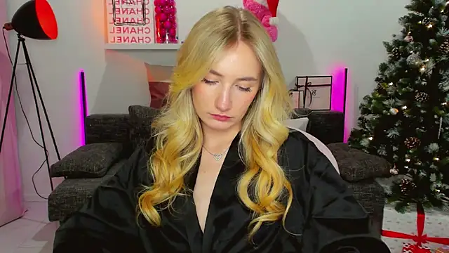 bella  rose online show from December 16, 7:21 pm