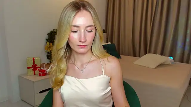 bella  rose online show from December 18, 7:19 pm