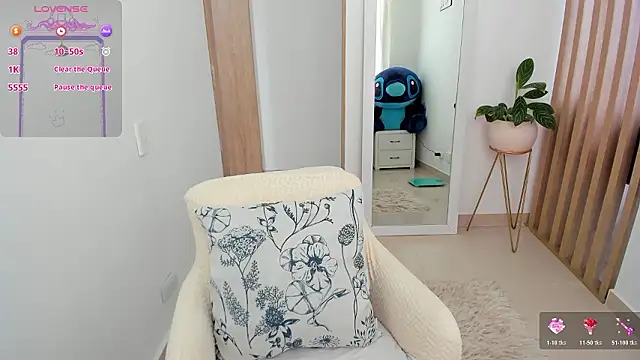 Katysmith26 online show from March 24, 3:50 pm