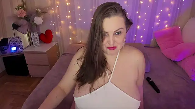 AdellaDulce online show from March 7, 10:02 am