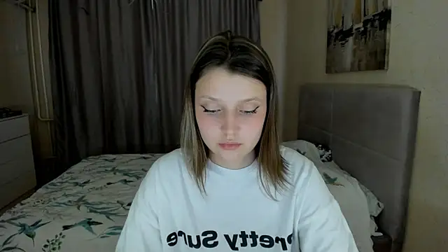 Snapshot of SoniNesti chatting on October 1, 2:45 pm SoniNesti online show from October 1, 2:45 pm