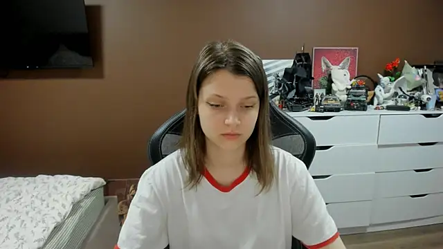 SoniNesti online show from June 9, 3:56 pm