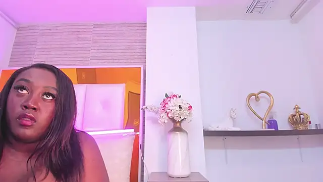 Snapshot of ShaniaBrownn chatting on January 15, 11:08 pm ShaniaBrownn online show from January 15, 11:08 pm