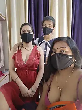 cutee  crazy online show from June 23, 2:15 pm
