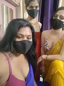 cutee  crazy online show from July 9, 2:10 pm