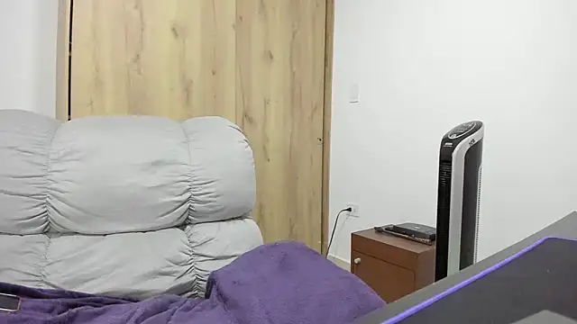 xspecialoomx online show from December 5, 2:14 pm