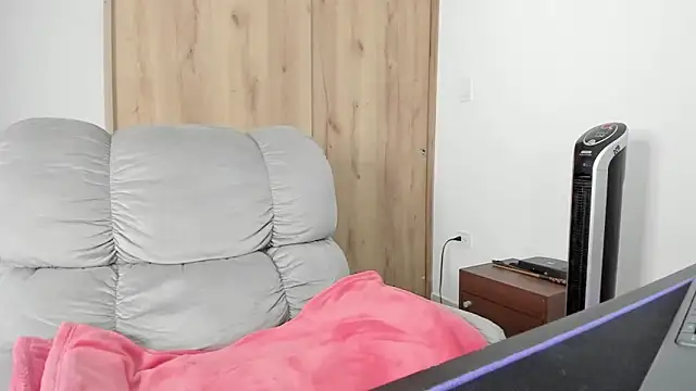 Snapshot of xspecialoomx chatting on March 16, 12:53 pm xspecialoomx online show from March 16, 12:53 pm