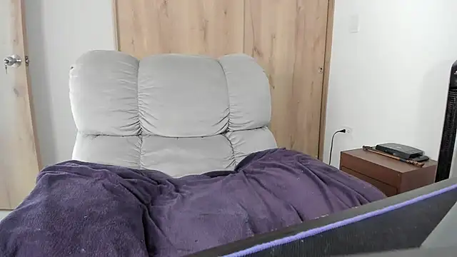 xspecialoomx online show from July 21, 7:49 pm