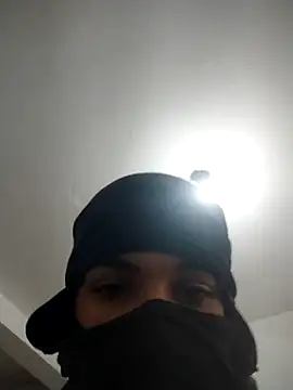 Snapshot of KleberL chatting on February 21, 5:03 pm KleberL online show from February 21, 5:03 pm