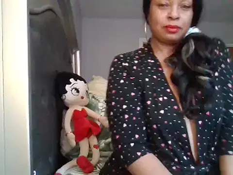 MSweetLindaParks online show from February 16, 3:05 pm