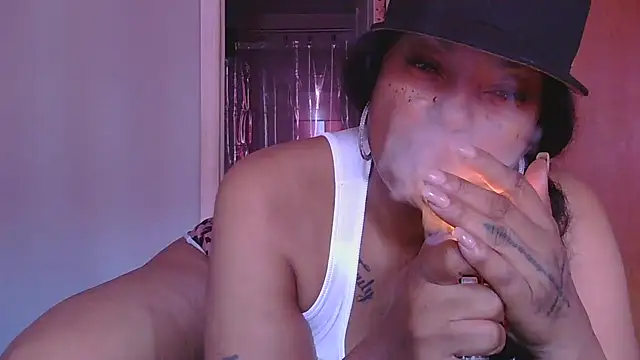 MSweetLindaParks online show from October 19, 3:34 pm