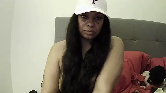 MSweetLindaParks online show from June 14, 5:20 am