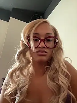 Snapshot of MyssFiji chatting on November 3, 10:10 pm MyssFiji online show from November 3, 10:10 pm