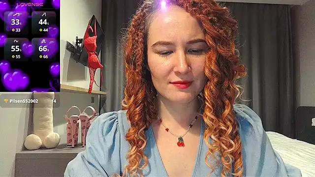 Snapshot of AgnesGraham chatting on December 9, 9:26 pm AgnesGraham online show from December 9, 9:26 pm