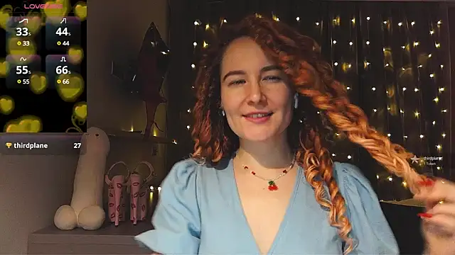 Snapshot of AgnesGraham chatting on December 12, 7:15 pm AgnesGraham online show from December 12, 7:15 pm