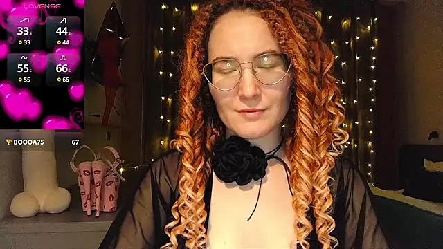 Snapshot of AgnesGraham chatting on December 22, 1:01 am AgnesGraham online show from December 22, 1:01 am