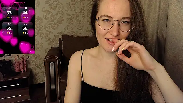 Snapshot of AgnesGraham chatting on September 9, 10:42 pm AgnesGraham online show from September 9, 10:42 pm