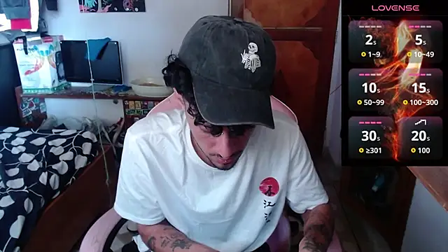 Snapshot of Apolo_S chatting on April 14, 2:01 pm Apolo S online show from April 14, 2:01 pm