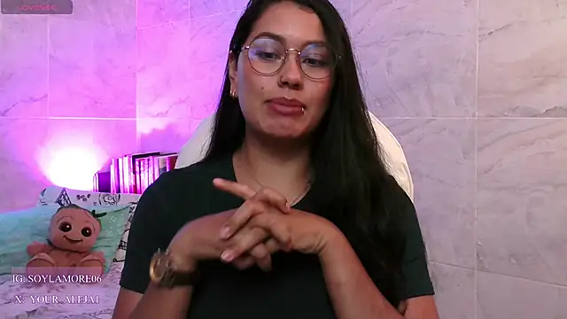 LauraRuiz1 online show from June 8, 9:26 pm