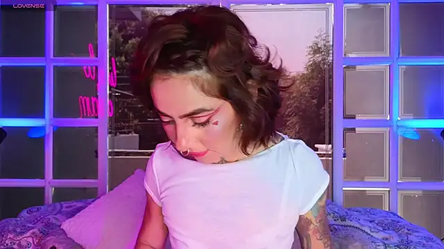 Snapshot of Evangelyne_1 chatting on February 28, 3:37 pm Evangelyne 1 online show from February 28, 3:37 pm