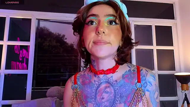 Snapshot of Evangelyne_1 chatting on March 5, 3:40 pm Evangelyne 1 online show from March 5, 3:40 pm