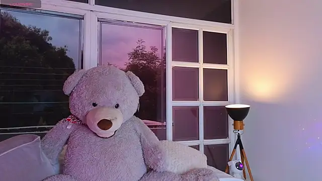 Snapshot of Evangelyne_1 chatting on March 6, 3:35 pm Evangelyne 1 online show from March 6, 3:35 pm