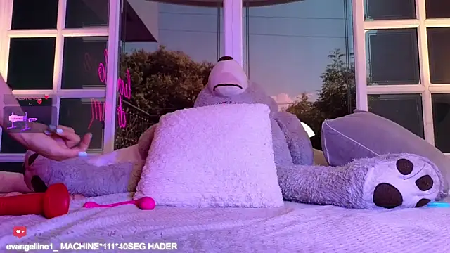 Snapshot of Evangelyne_1 chatting on March 10, 7:29 pm Evangelyne 1 online show from March 10, 7:29 pm