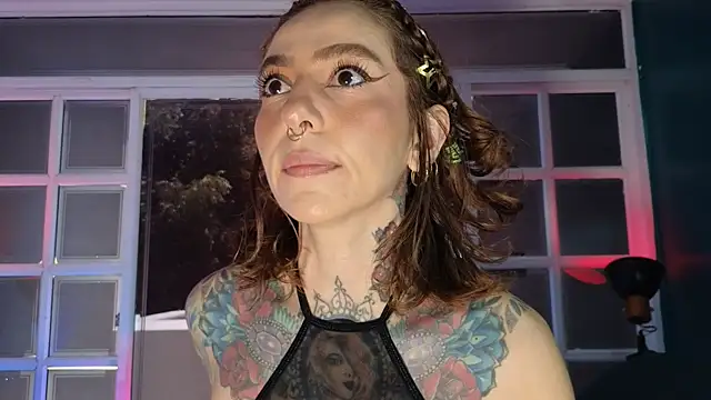 Snapshot of Evangelyne_1 chatting on October 2, 3:52 pm Evangelyne 1 online show from October 2, 3:52 pm