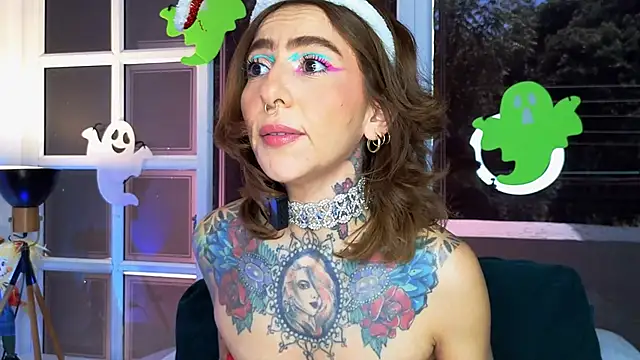 Snapshot of Evangelyne_1 chatting on October 19, 3:34 pm Evangelyne 1 online show from October 19, 3:34 pm