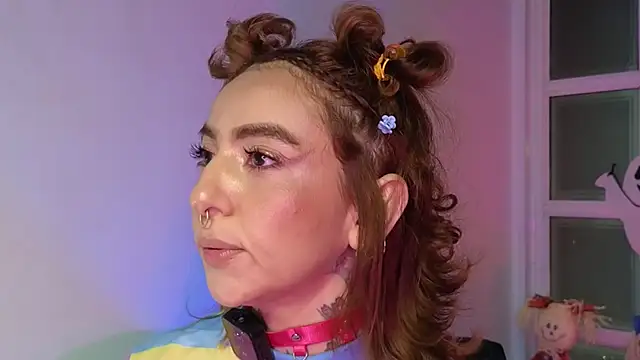 Snapshot of Evangelyne_1 chatting on October 29, 3:47 pm Evangelyne 1 online show from October 29, 3:47 pm