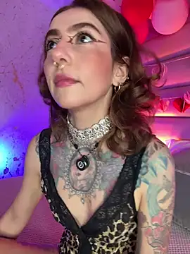 Snapshot of Evangelyne_1 chatting on February 18, 3:52 pm Evangelyne 1 online show from February 18, 3:52 pm