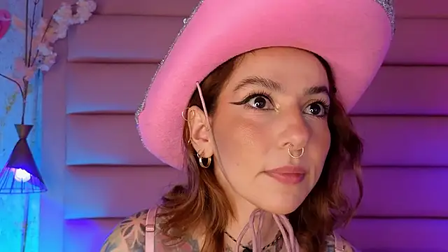 Snapshot of Evangelyne_1 chatting on March 28, 3:44 pm Evangelyne 1 online show from March 28, 3:44 pm