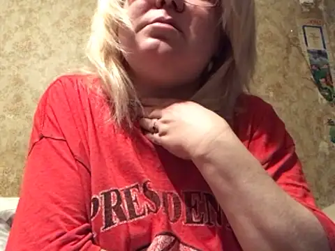 DoraMay online show from February 4, 8:47 pm